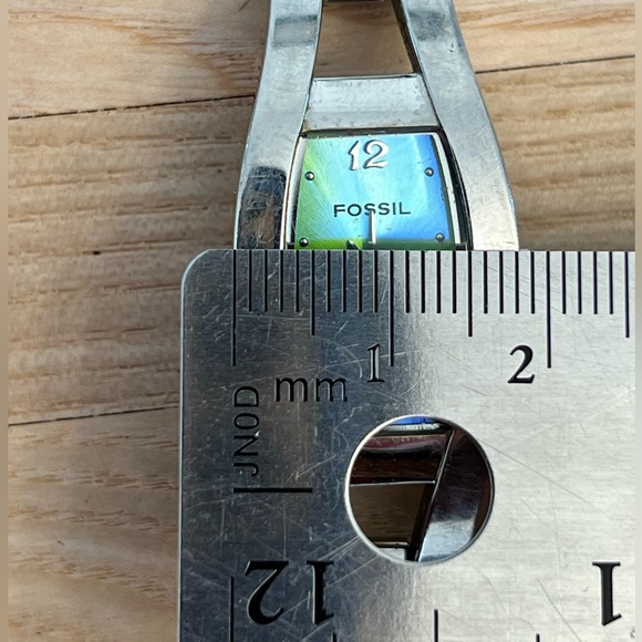 Fossil Ladies Watch Metallic Green Dial Stainless Steel Bracelet F2 - Picture 8 of 9